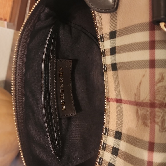 Beautiful Burberry Medium Sized Bag - Picture 2 of 4